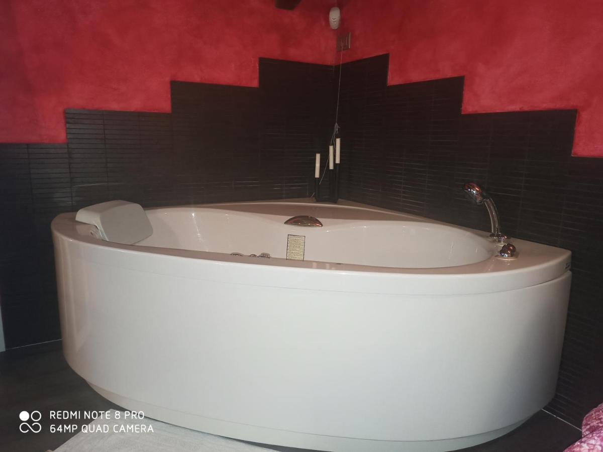 Casa Vacanze Soleluna มอนติเคียรี ภายนอก รูปภาพ